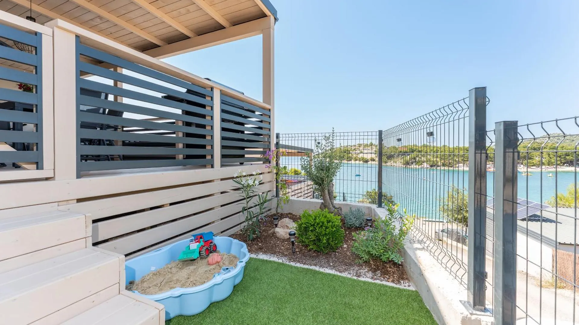Luna Mare Boutique Holiday House דראגה